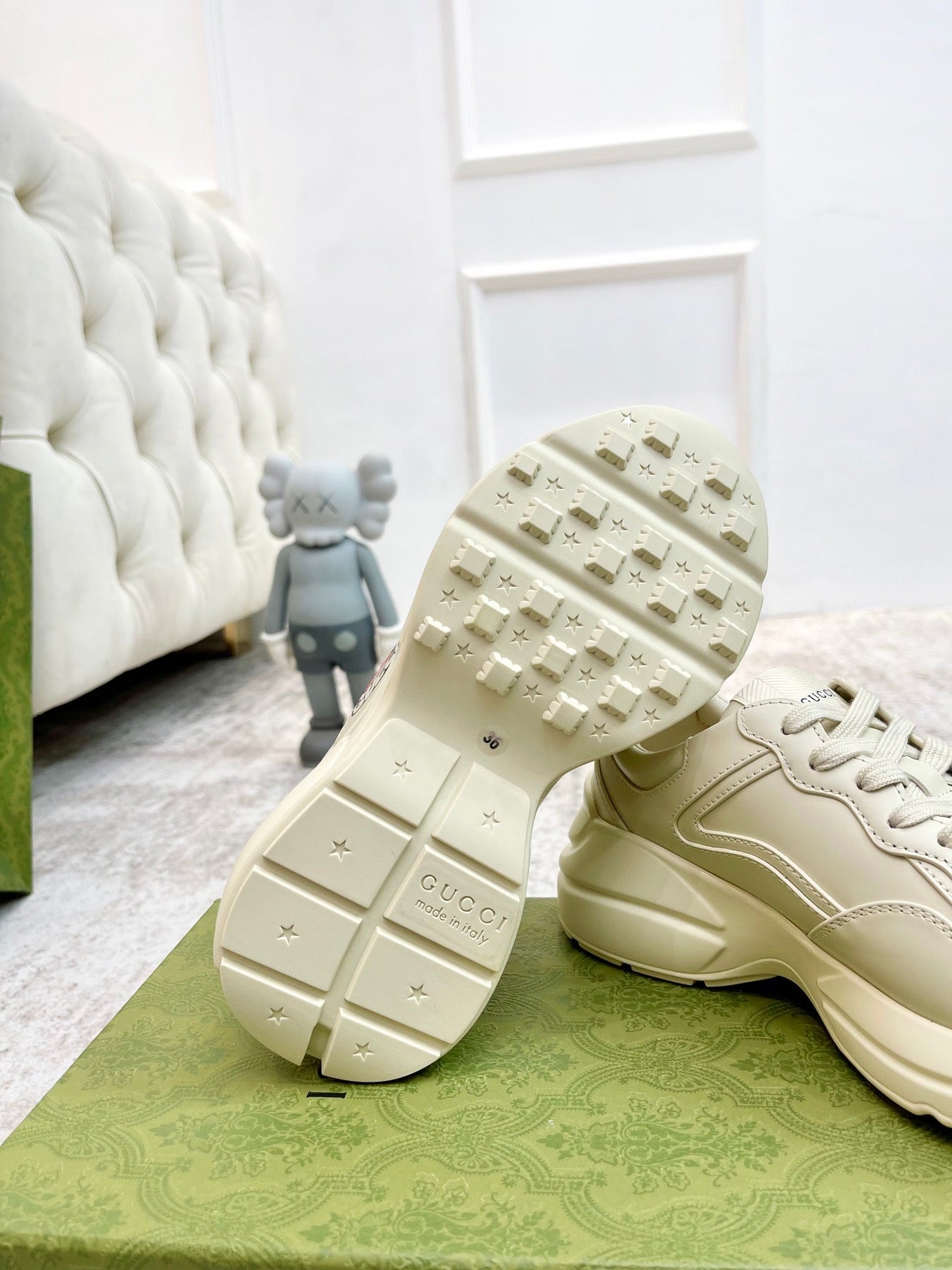 GG RHYTON TRAINER WHITE LAMBSKIN WITH HEART MOTIF