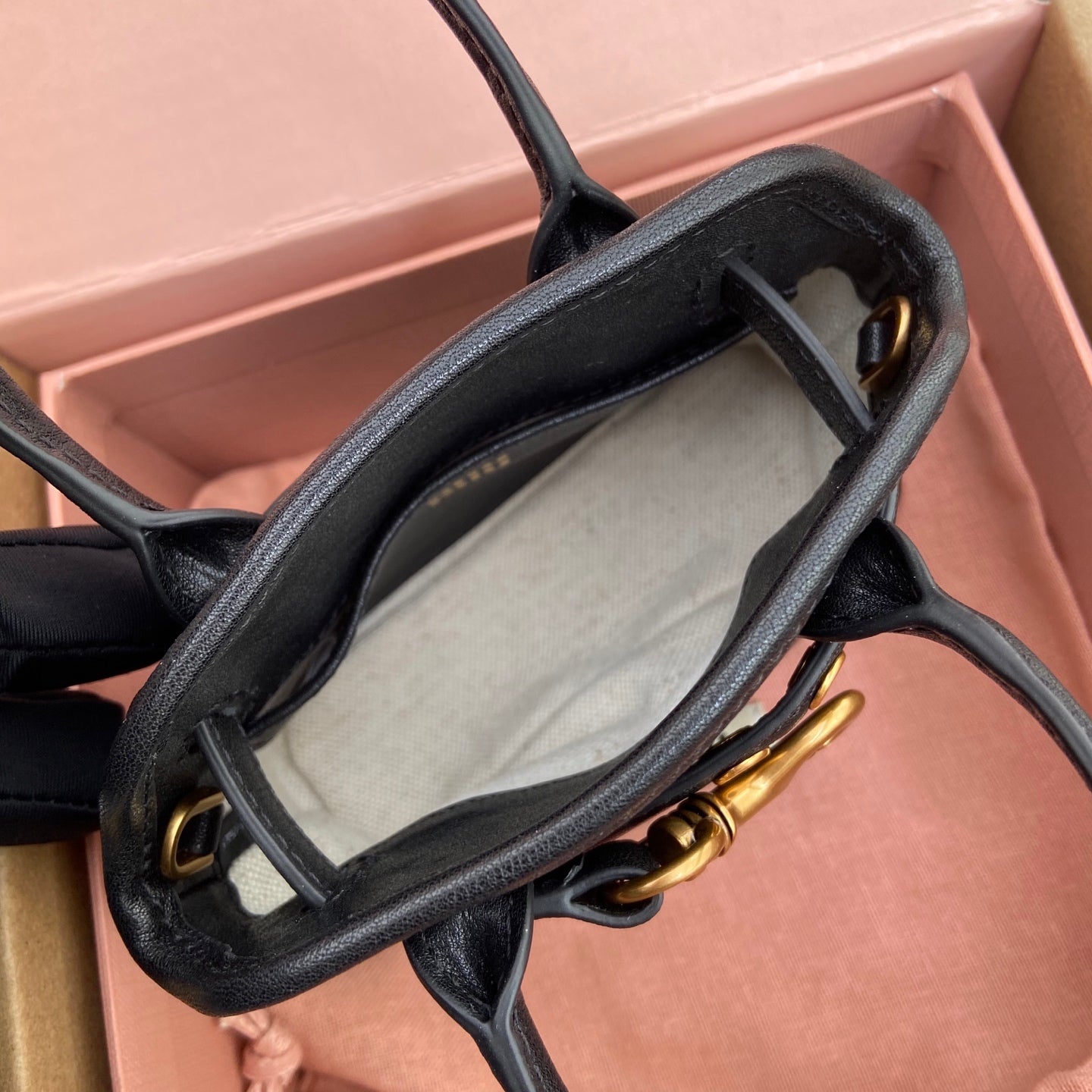 AVENTURE BAG 13 IN BLACK SHINY CALFSKIN