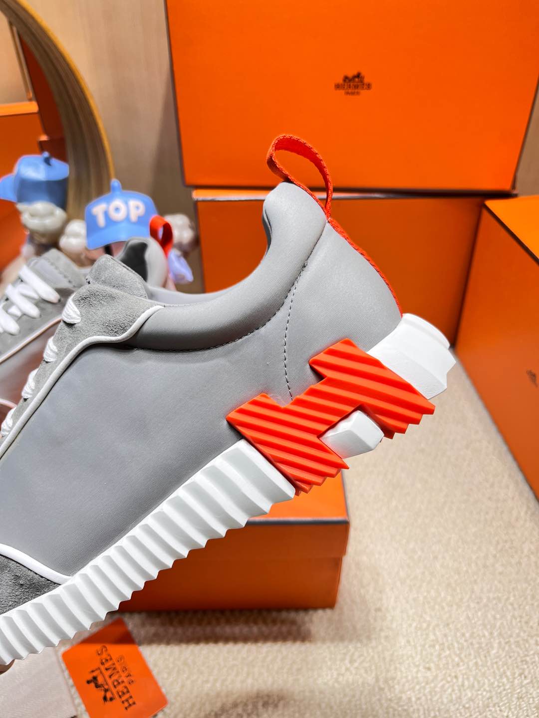 BOUNCING SNEAKER IN SMOKE GRAY SUEDE AND CALFSKIN