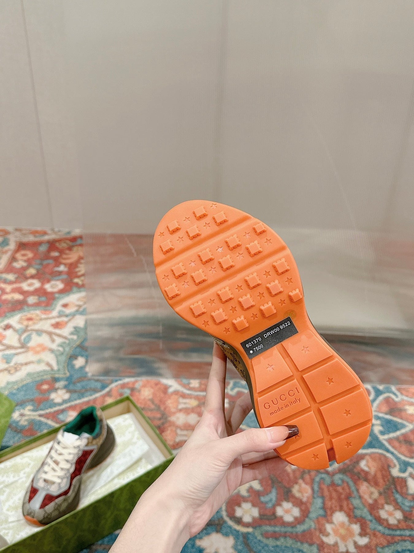 GG RHYTON TRAINER LIGHT GRAY AND SCARLET CALFSKIN