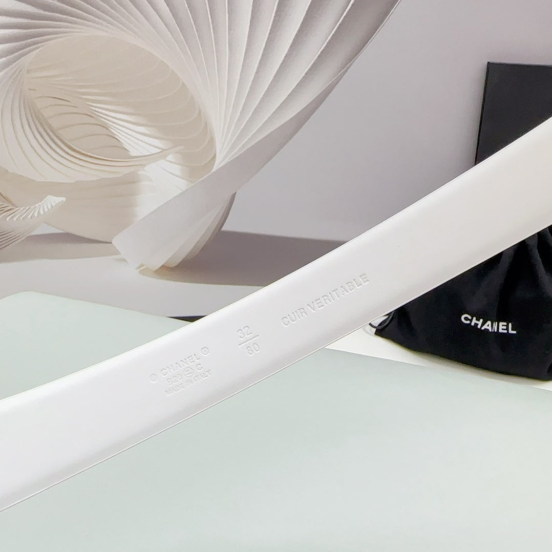 CC 30MM BELT IN WHITE SMOOTH CALFSKIN METAL LOGO
