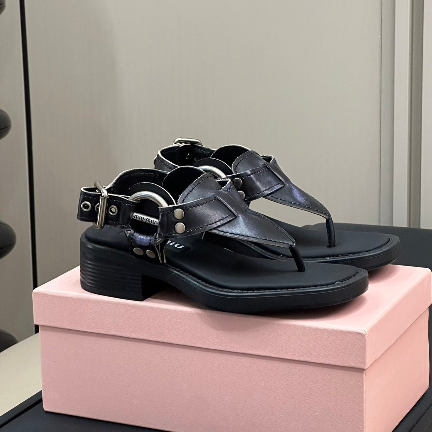 Sandals Black Retro Sheepskin