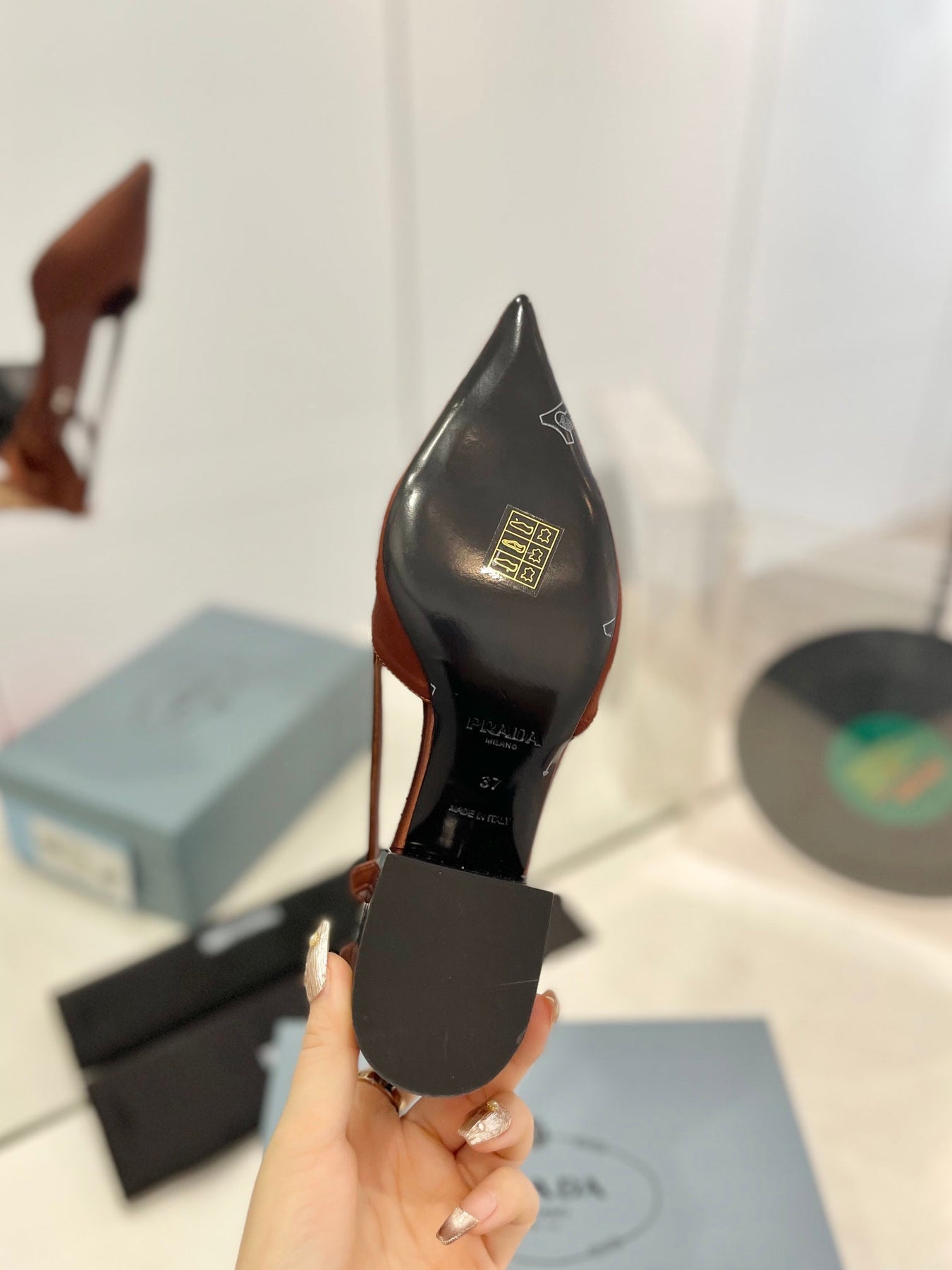 PRA BRUSHED CUT-OUT PUMPS RUSSET SATIN