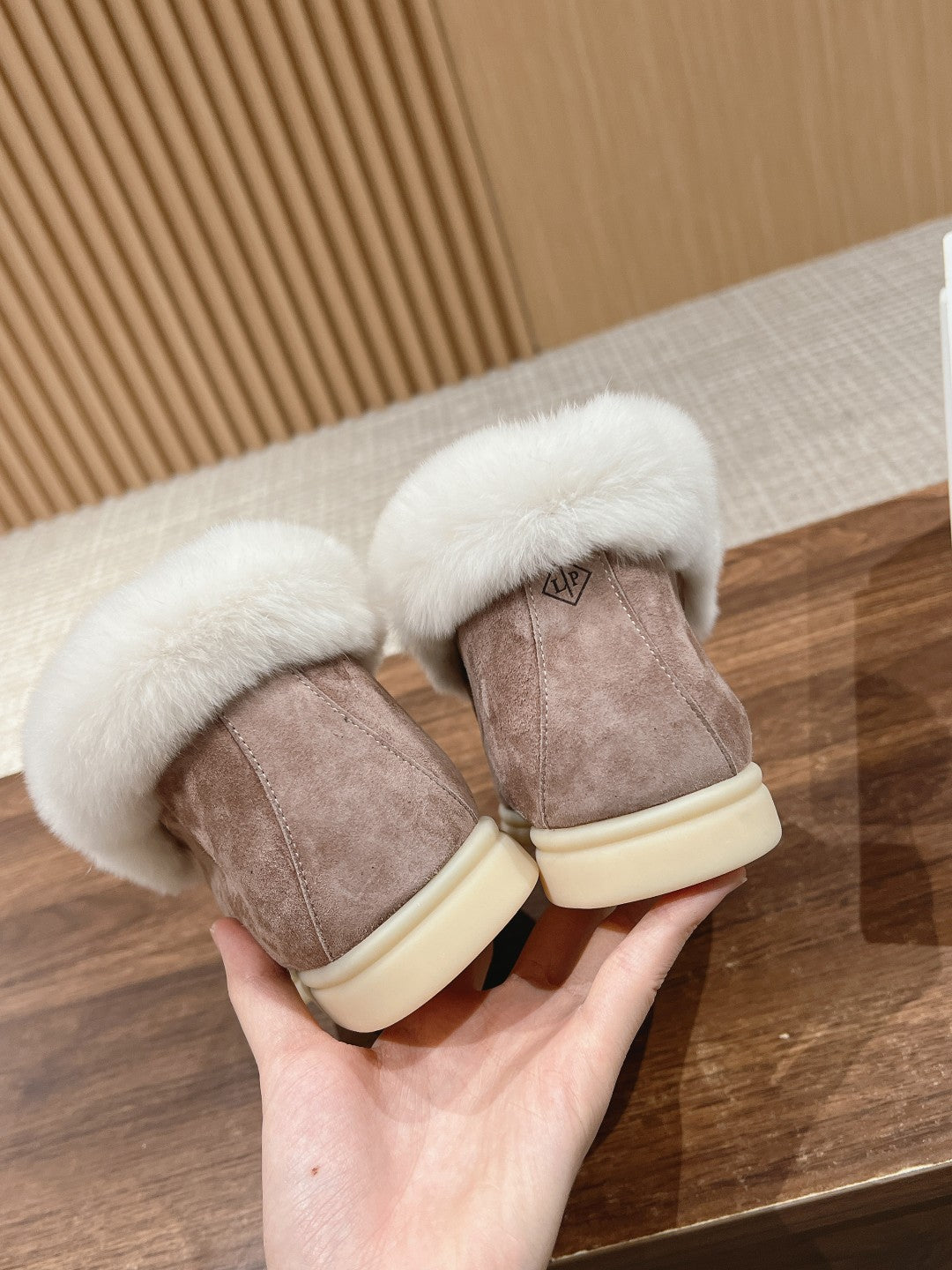 LP CLASSIC SUMMER CHARMS WALK LOAFERS CAMEL CALFSKIN