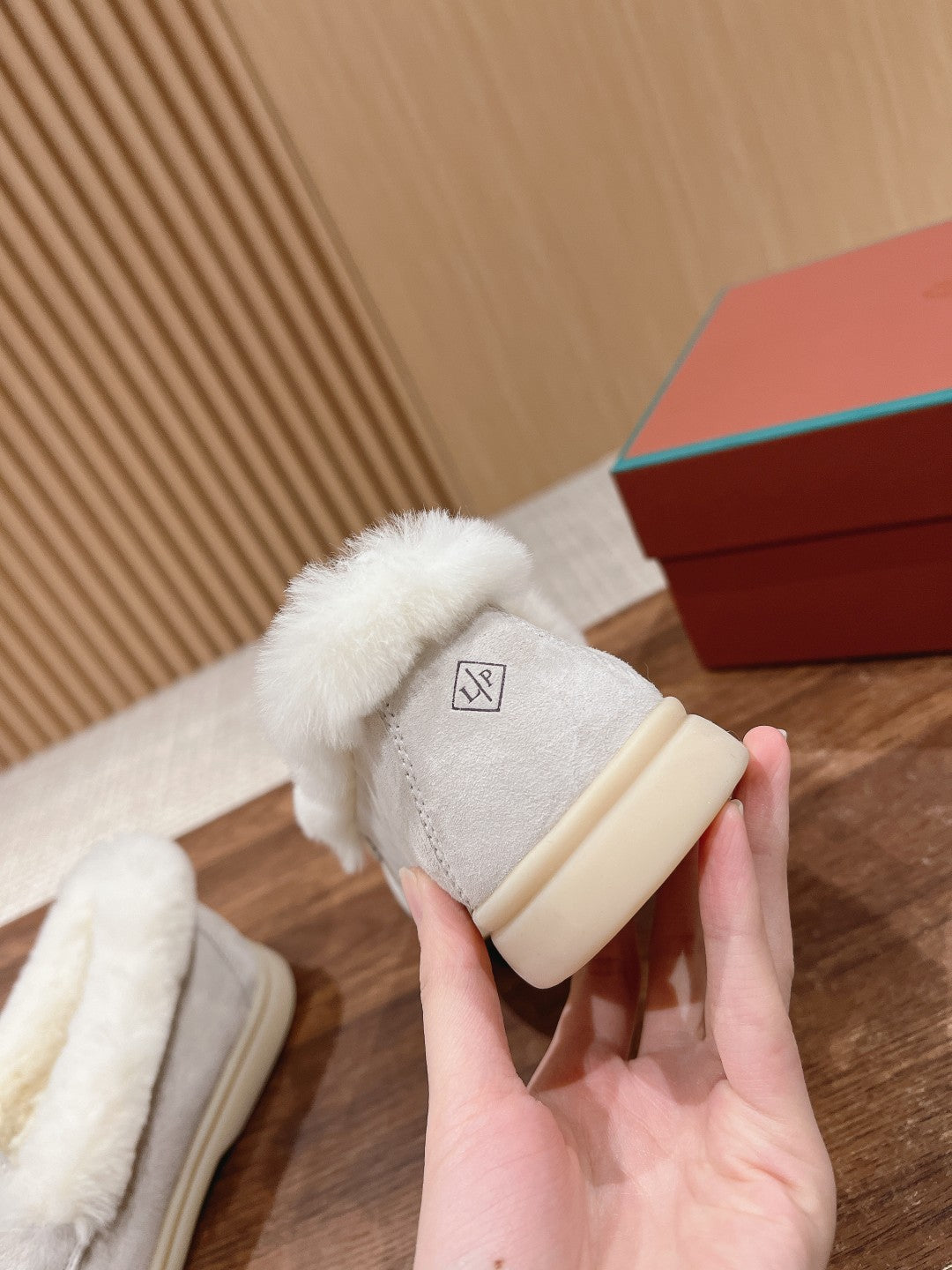 LP SUMMER CHARMS WALK LOAFERS LIGHT GRAY FLEECE