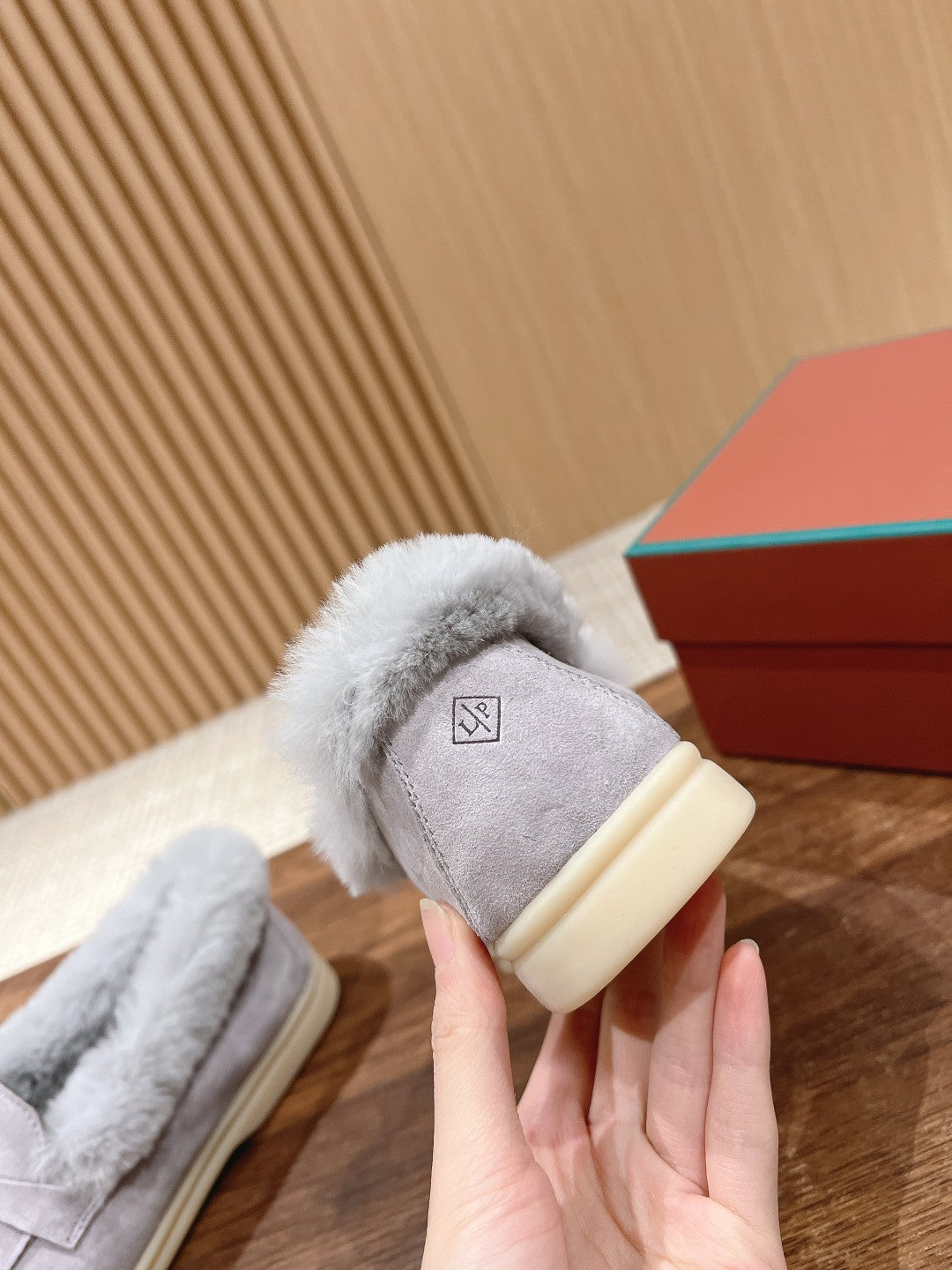 LP SUMMER CHARMS WALK LOAFERS BRIGHT GRAY FLEECE