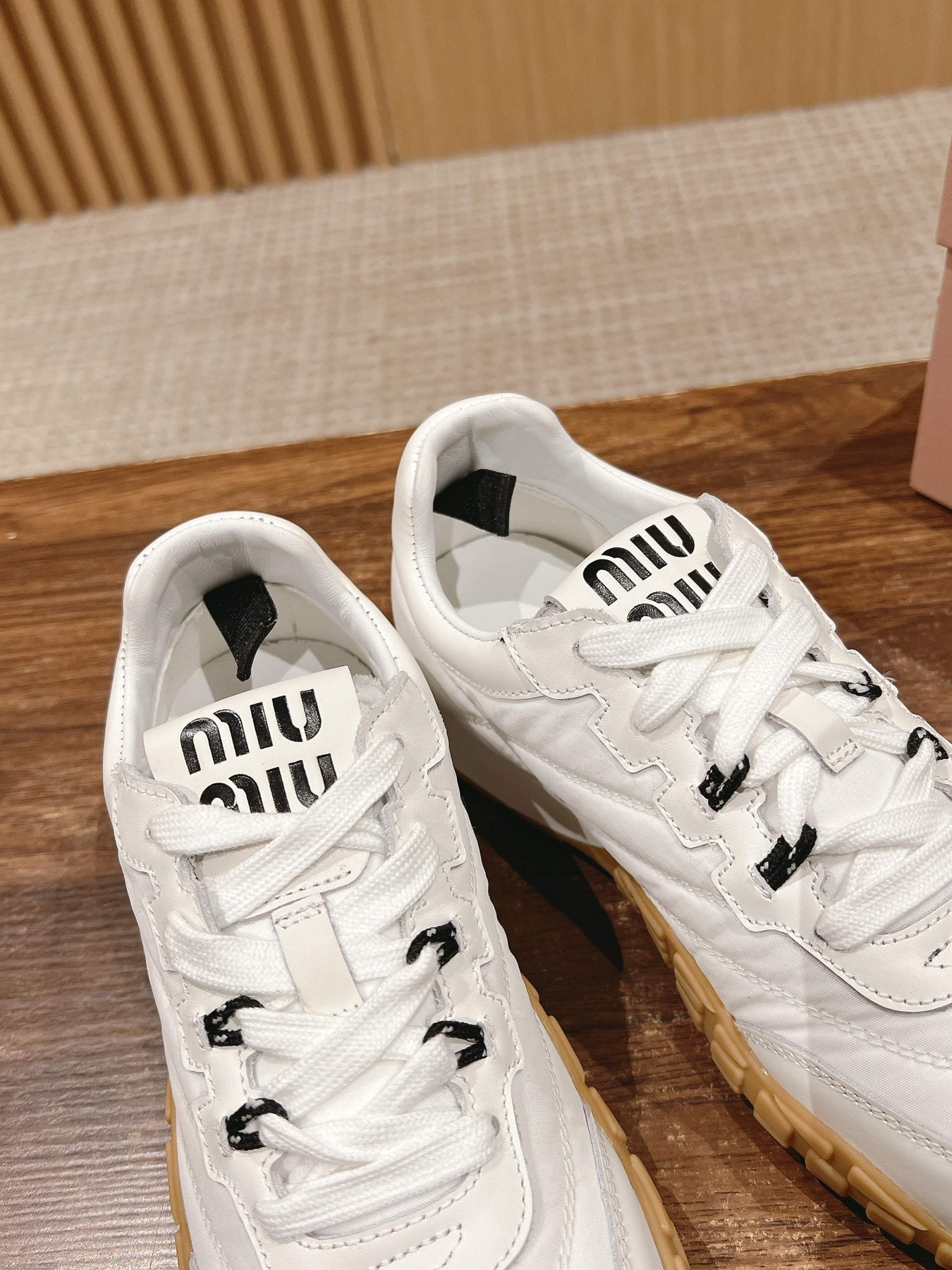 RUNNING SNEAKERS IN WHITE LAMBSKIN AND FABRIC ANTI-SLIP RUBBER SOLE