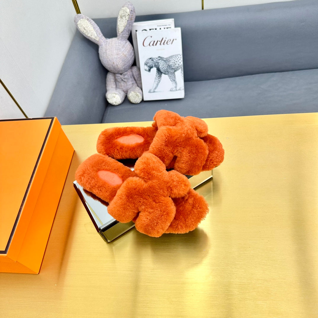 ORAN SHEARLING SANDALS SALAMANDER ORANGE