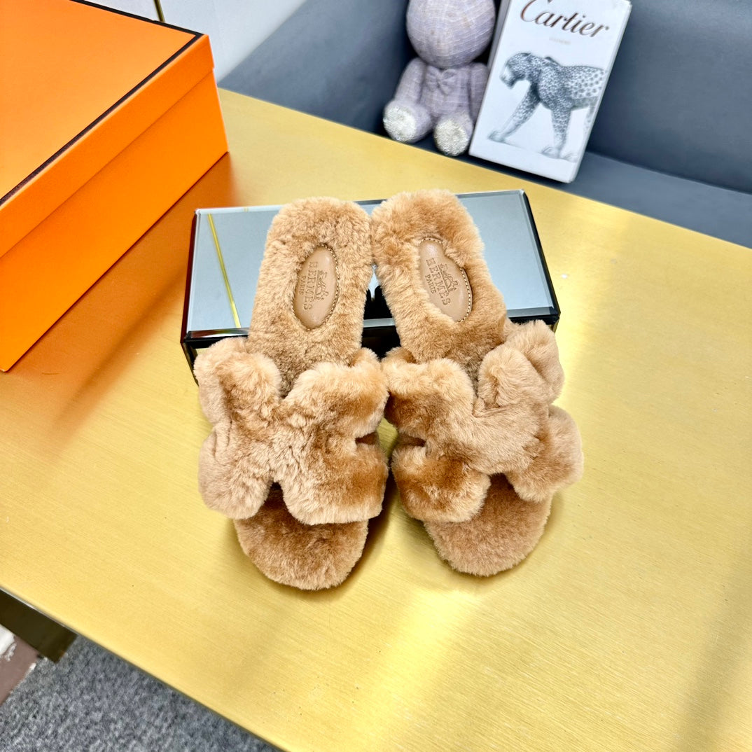 0RAN SHEARLING SANDALS LIGHT BROWN