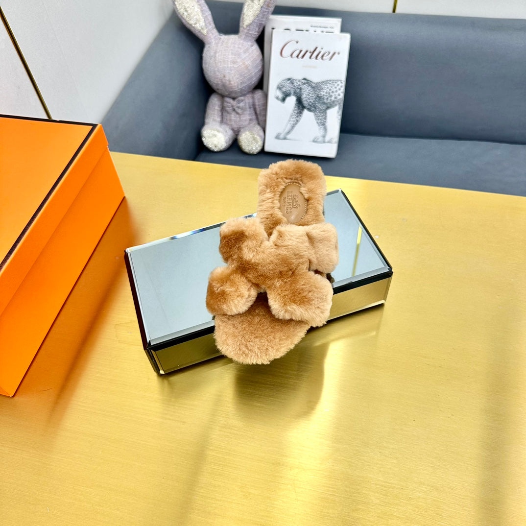 ORAN SHEARLING SANDALS PERU BROWN