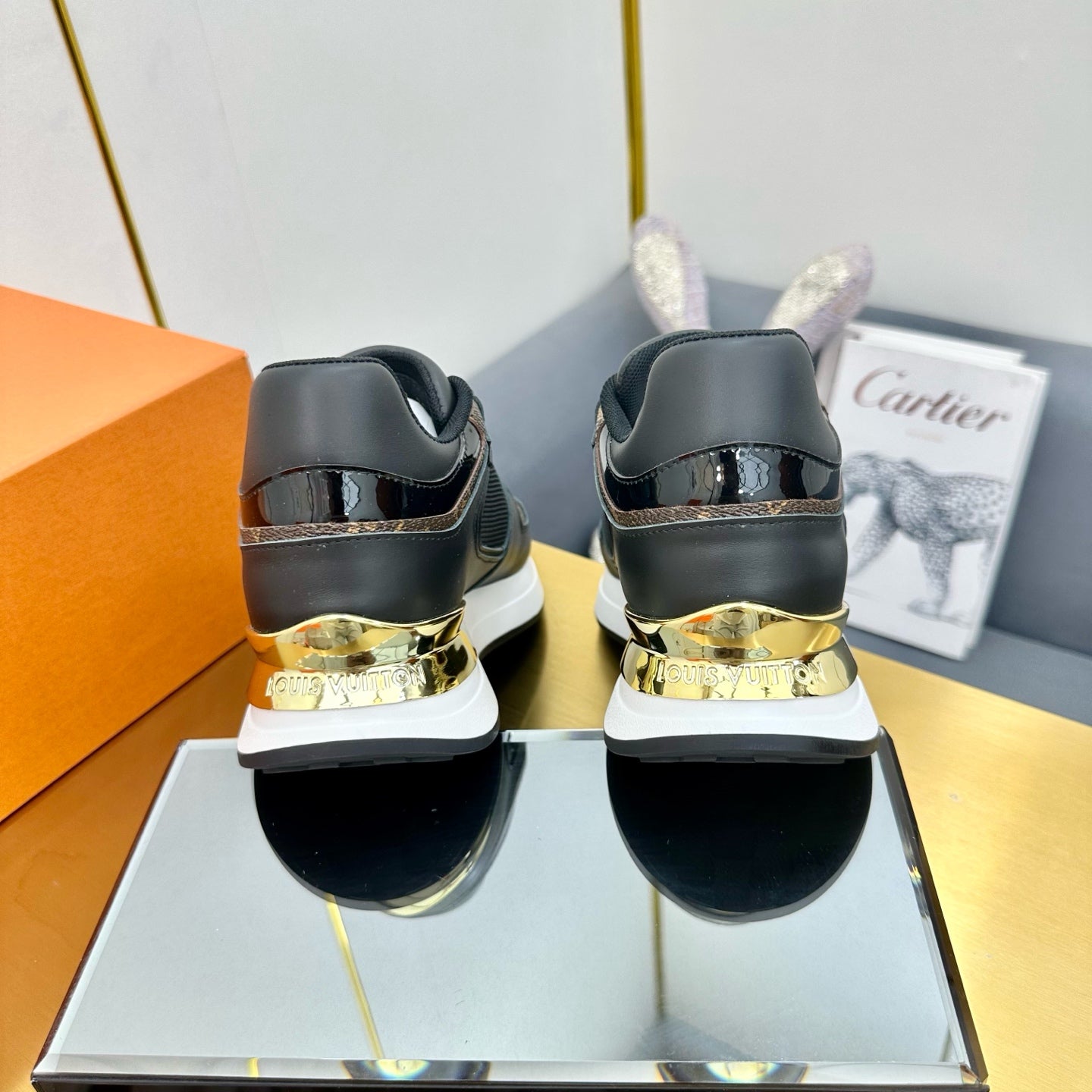 NEO RUN AWAY SNEAKER IN BLACK CALFSKIN