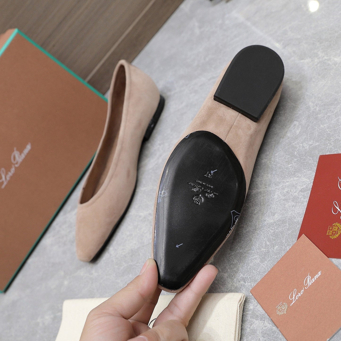 CLASSIC BALLET SHOES IN BEIGE SUEDUE