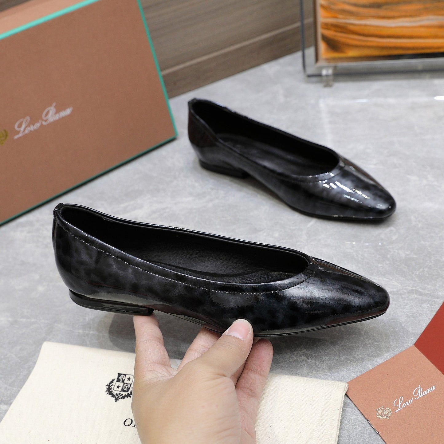 CLASSIC BALLET SHOES IN BLACK LEOPARD GLOSSY LEATHER