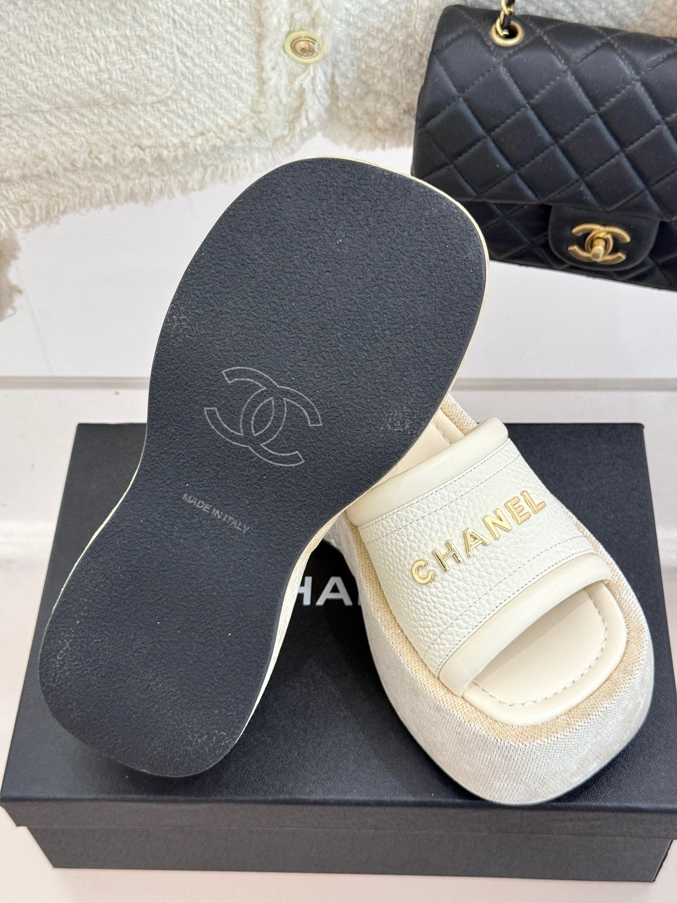 PLATFORM SLIPPERS IN WHITE LAMBSKIN