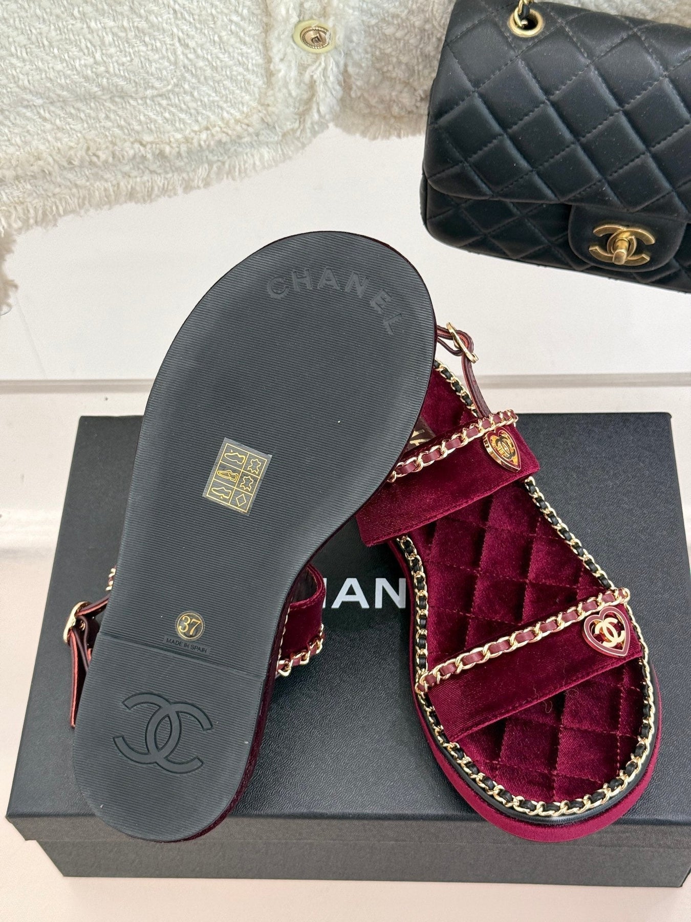 FLAT CHAIN HEART SANDAL IN PLUM PURPLE VELVET