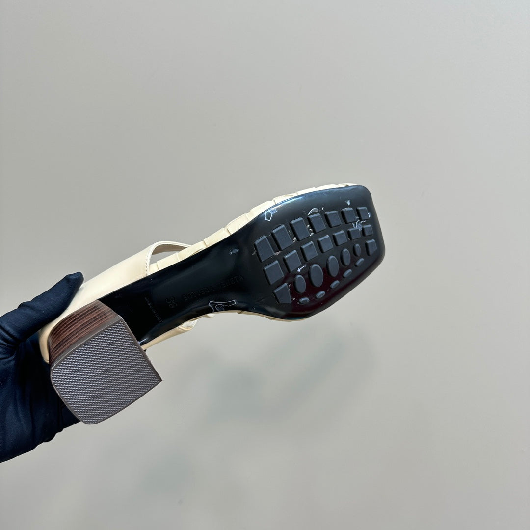 MARELLA THONG IN BISQUE BEIGE LEATHER WITH SIGNATURE INTRECCIATO INSOLE 55 MM