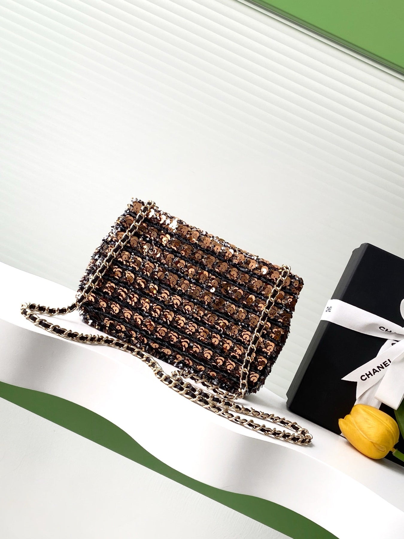 CLASSIC FLAP BAG 21 IN BROWN MIX BLACK SEQUINS