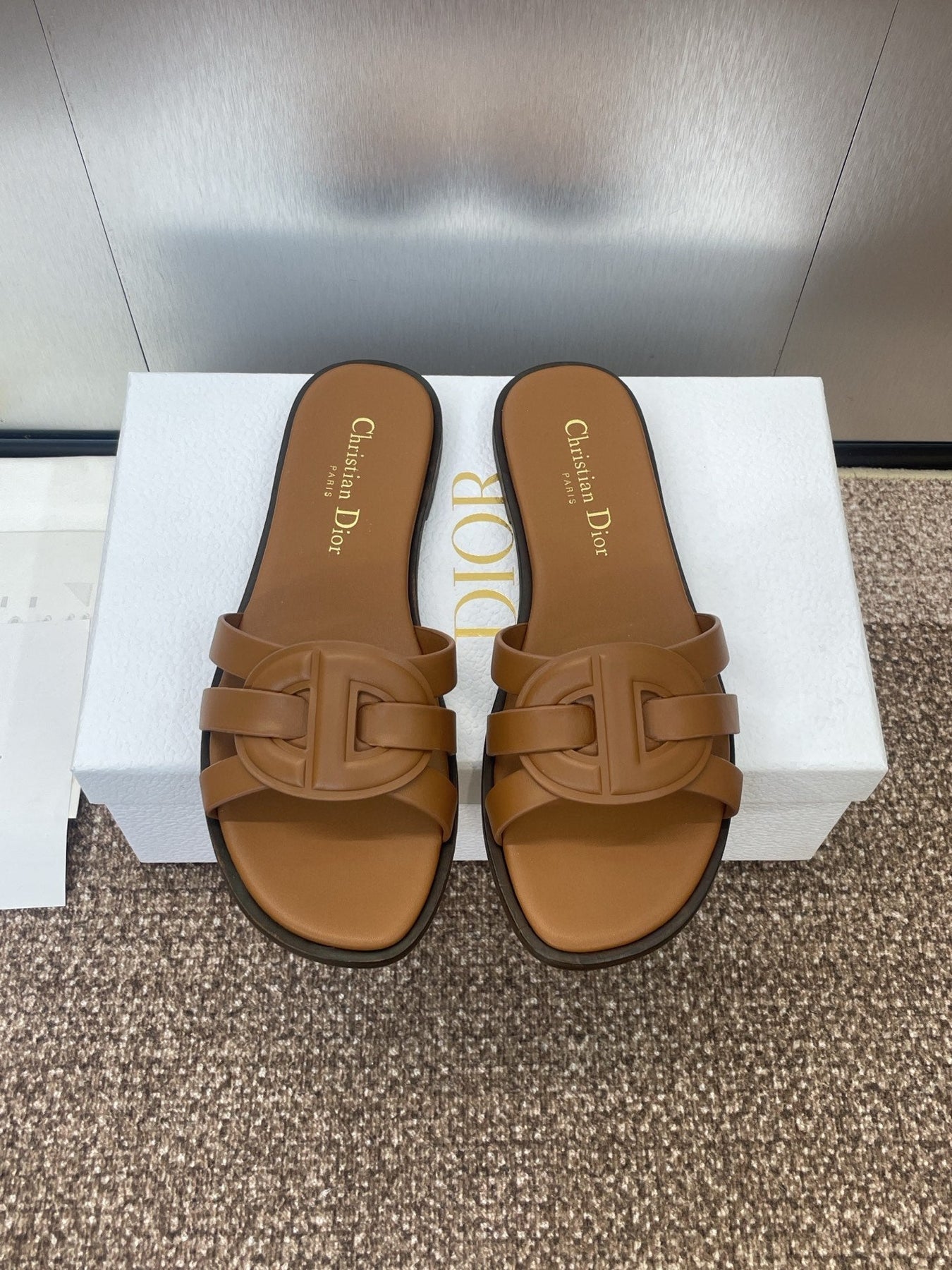 D-CLUB SLIDE SANDAL 25S IN BROWN CALFSKIN