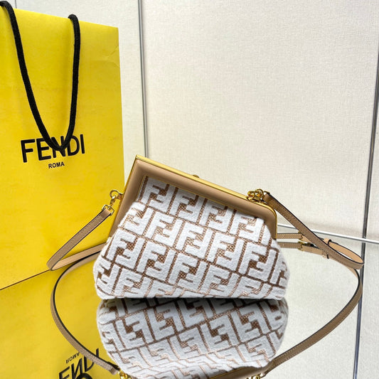 FIRST SMALL 26 IN WHITE WOOL AND CAMEL BROWN RAFFIA CALFSKIN TRIM