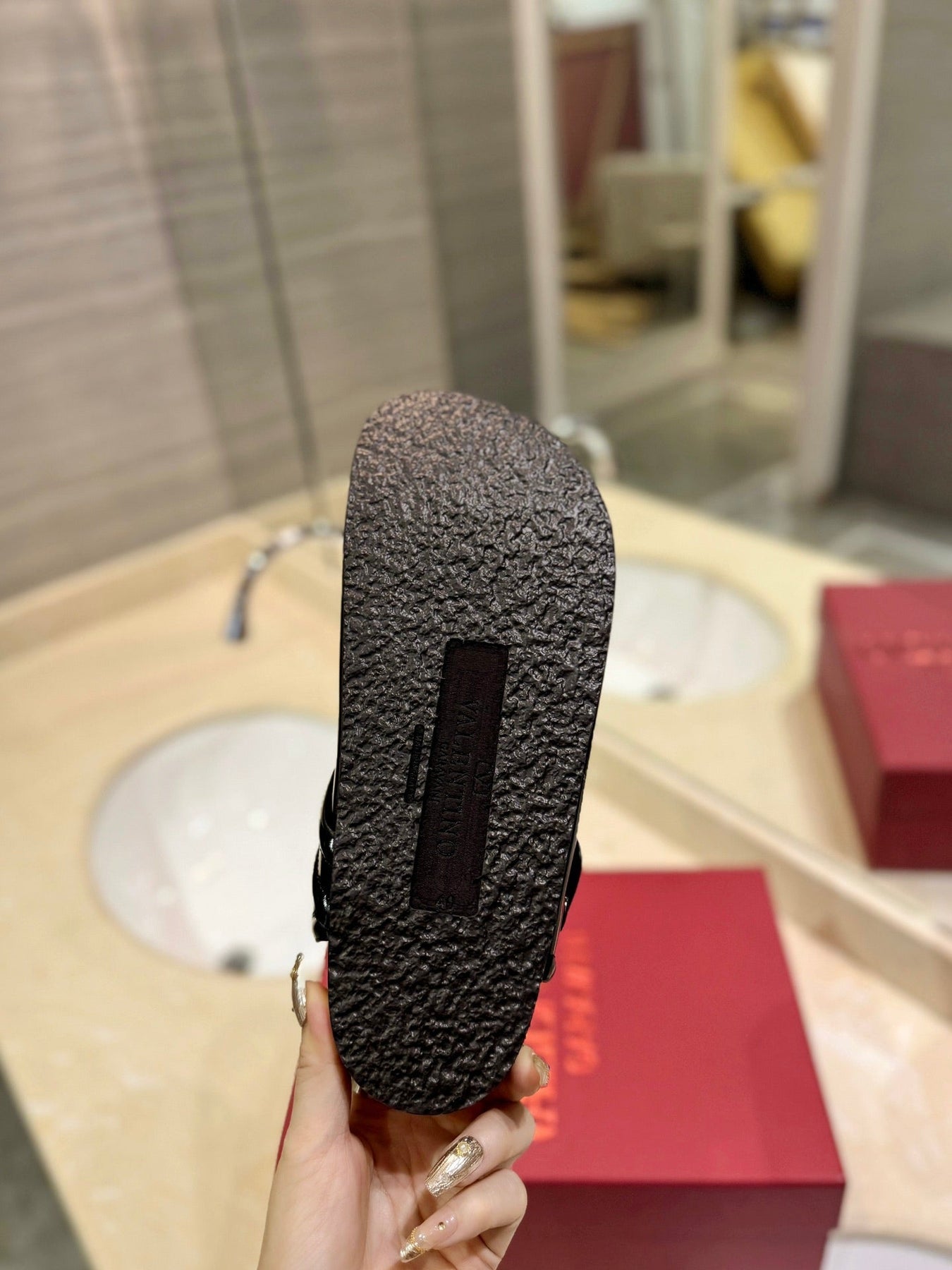 FUSSFRIEND BLACK PATENT CALFSKIN LEATHER SABOT