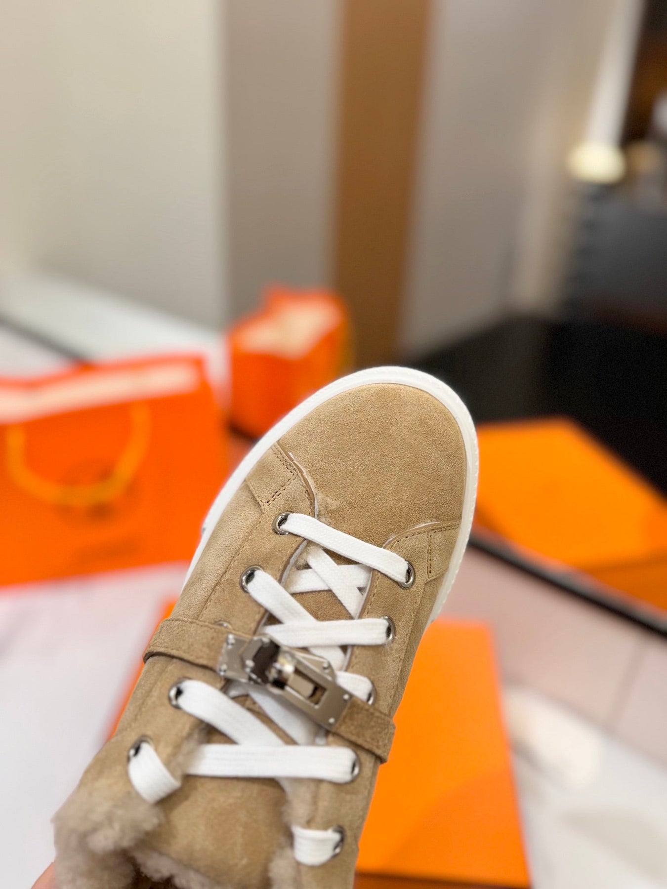 DAY SNEAKER IN TORTILLA BROWN SUEDE AND FLEECE LINING