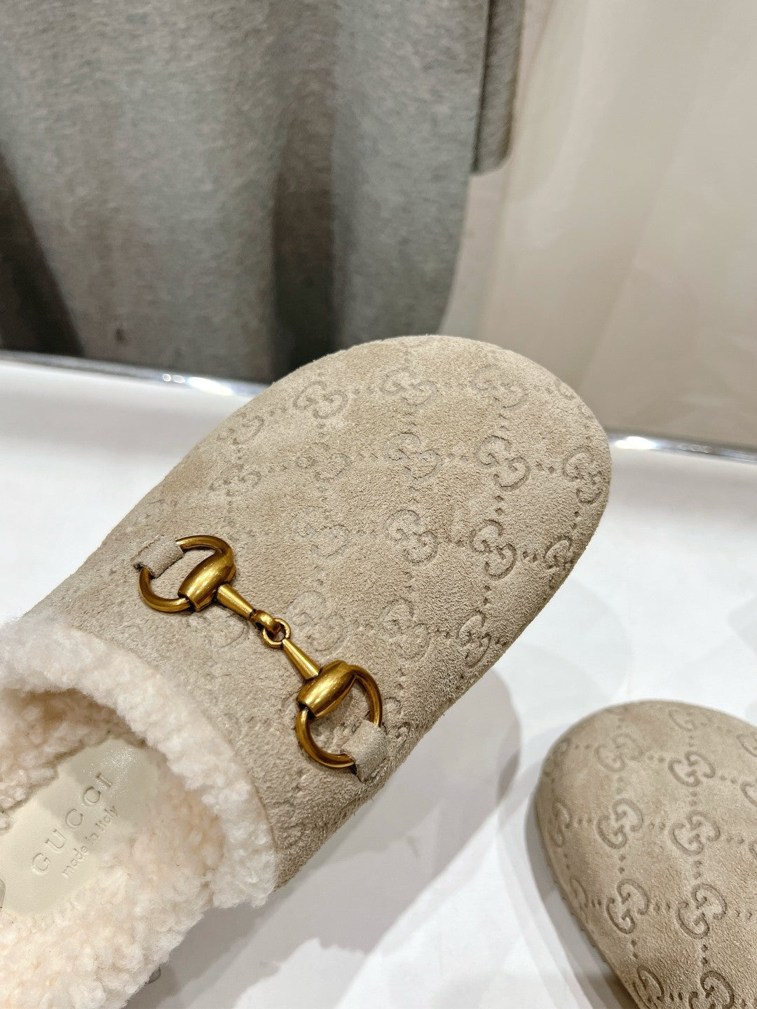 HORSEBIT MULE IN BEIGE EMBOSSED SUEDE AND FLEECE LINING