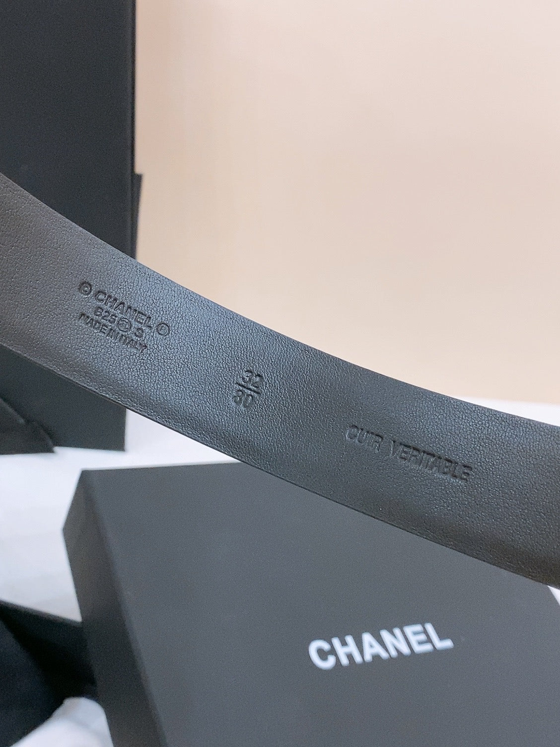 DOUBLE C BELT 30MM IN BLACK CALFSKIN SILVER BUCKLE EMBOSSED WHITE LOGO