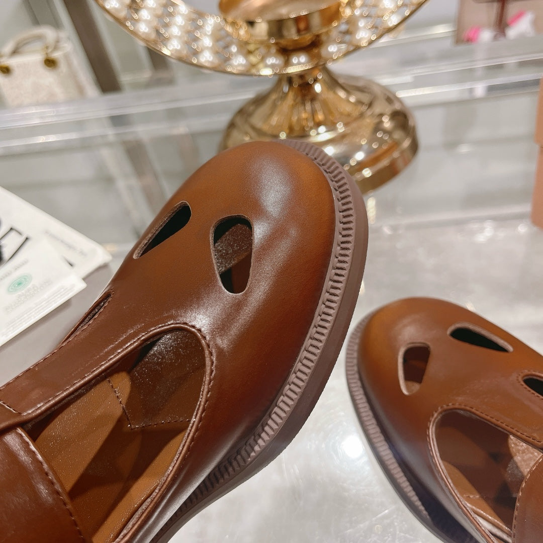 SANDAL CHESTNUT COLOR COWHIDE WITH STYLIZED T-STRING