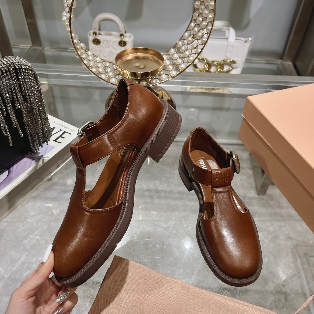 Sandal Chestnut Cowhide With T-string