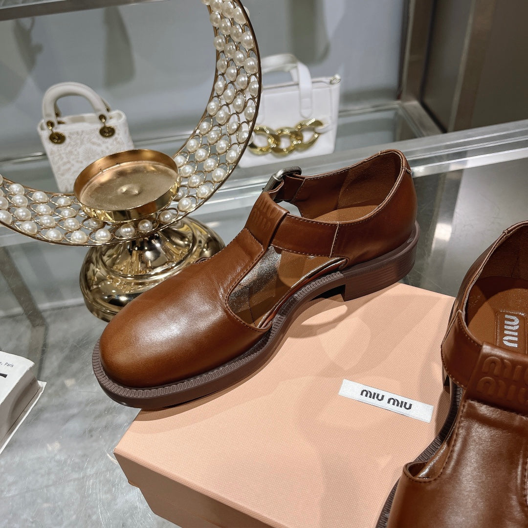 Sandal Chestnut Cowhide With T-string