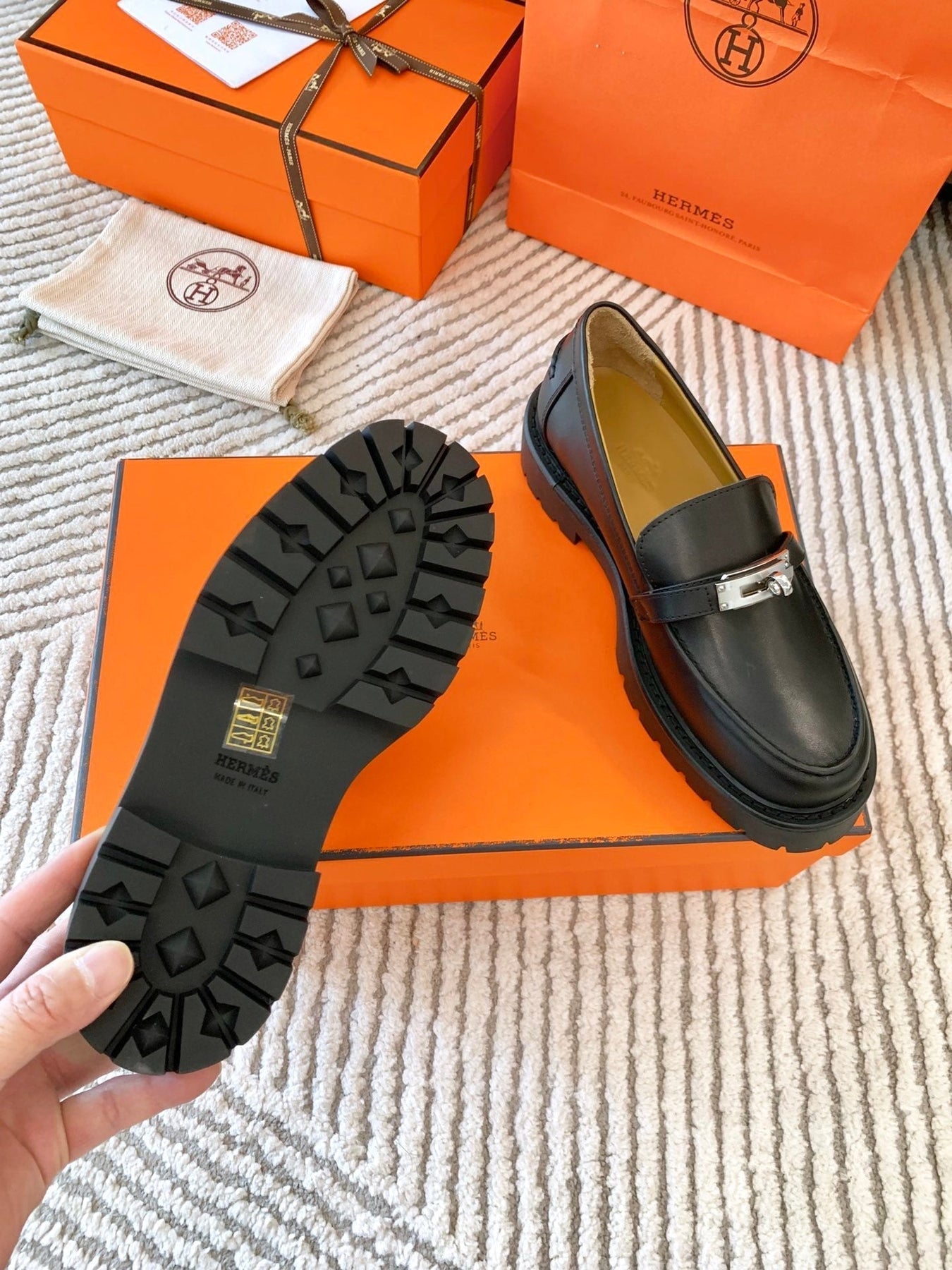 ICONE LOAFER IN BLACK CALFSKIN