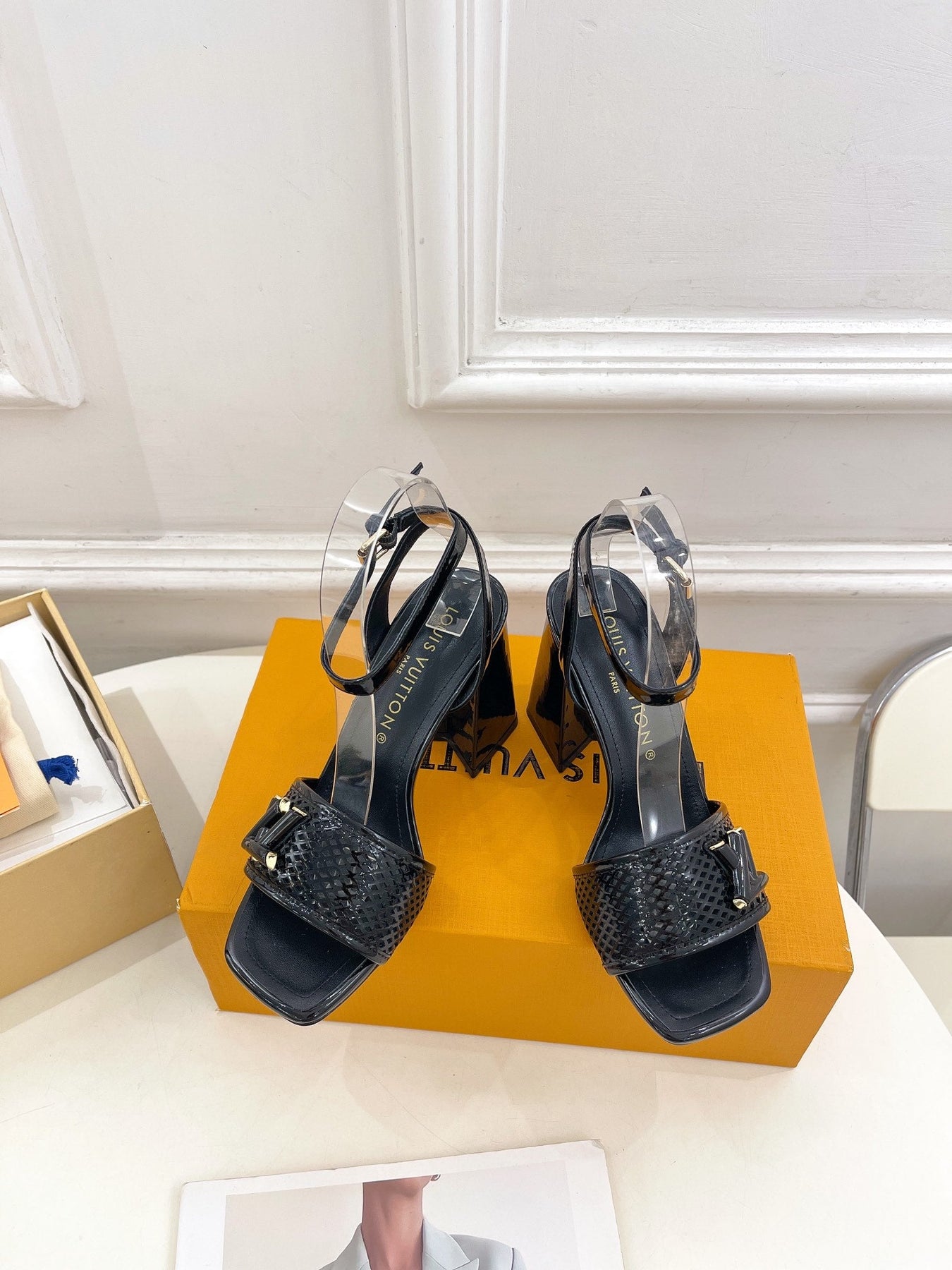 LV WOMEN HIGH SANDAL IN BLACK CALFSKIN