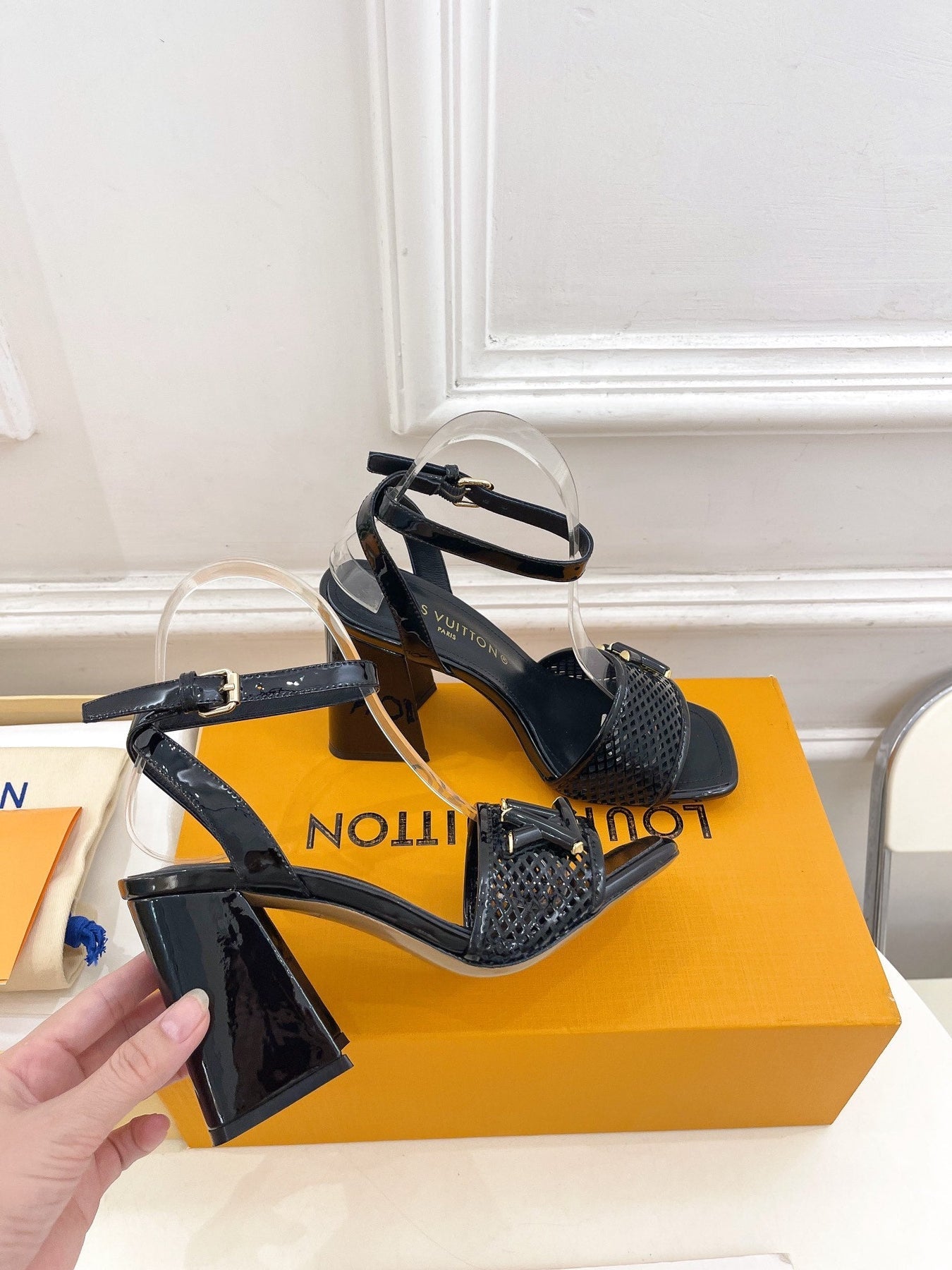 LV WOMEN HIGH SANDAL IN BLACK CALFSKIN