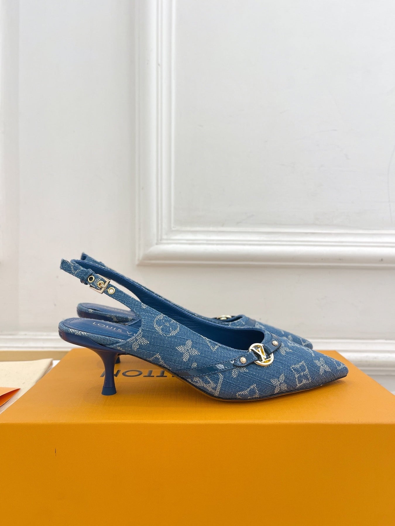 HIGH SLINGBACKS 5 CM IN CLASSIC BLUE MONOGRAM DENIM FABRIC