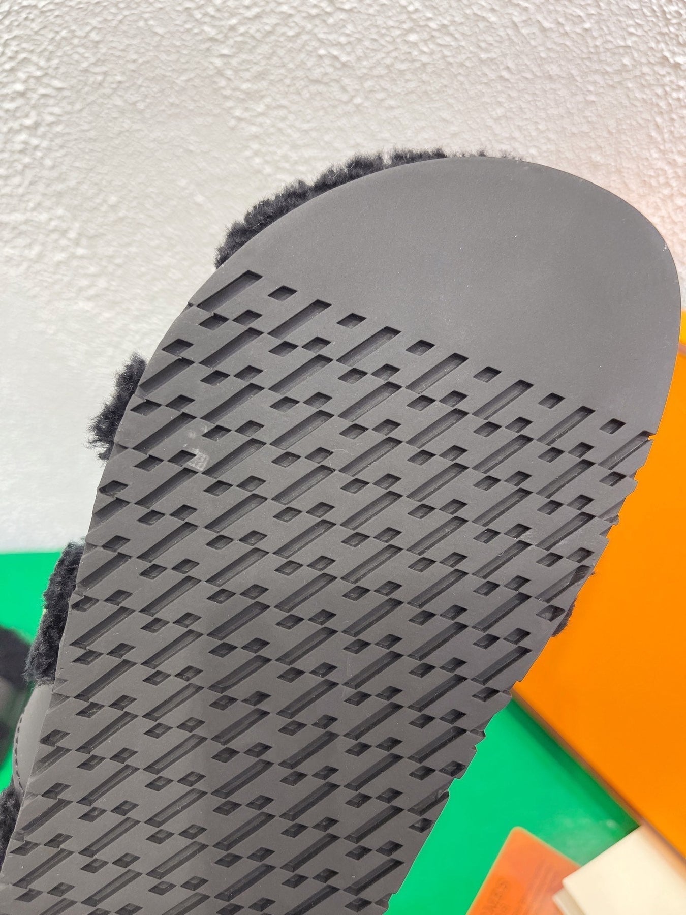 Chypre Sandal Black shearling insole Black goatskin lining