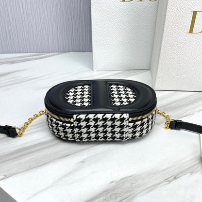 DIO Signature Oval Bag (18cm)