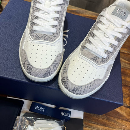 DIO Sneakers