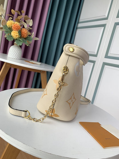 MARSHMALLOW HOBO CREAM SAFFRON GRAINED COWHIDE LEATHER