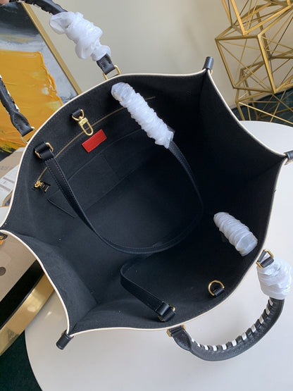 CRAFTY ONTHEGO GM 41 CREME BLACK MONOGRAM GIANT CANVAS