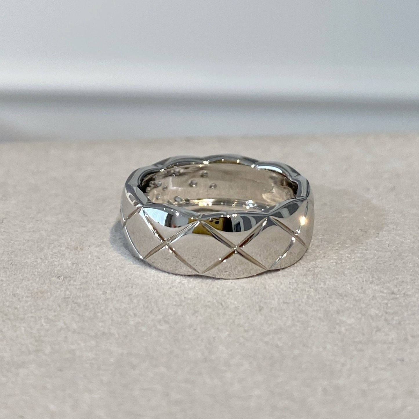 CRUSH RING 6.8MM SILVER DIAMONDS QUILTED