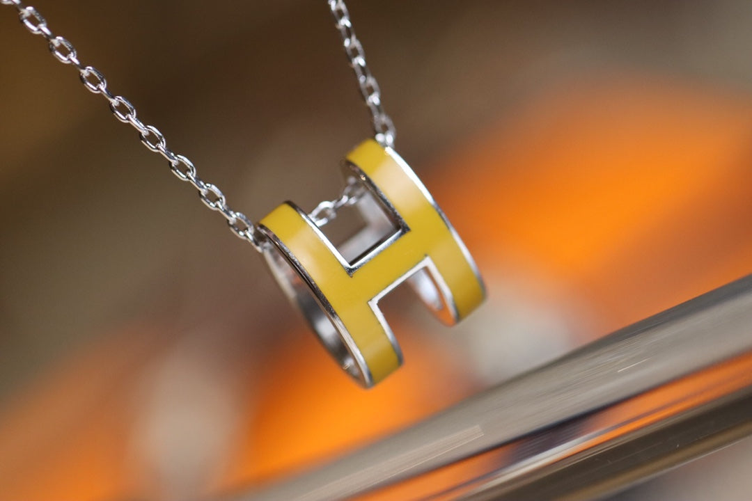 NECKLACE POP H PEDANT SILVER