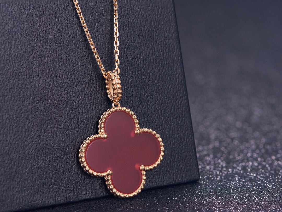CLOVER GOLD NECKLACE