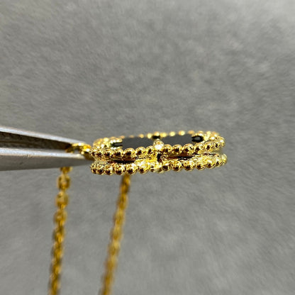 CLOVER PEDANT ONYX NECKLACE