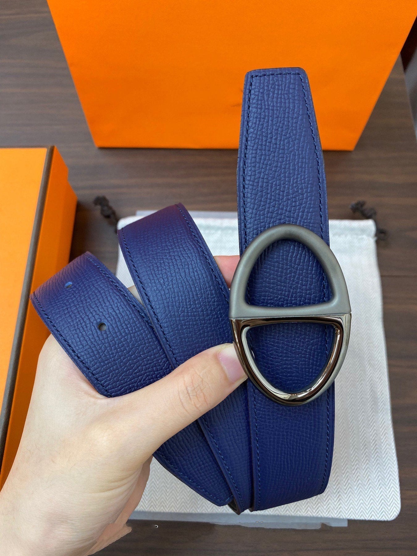 H TWIN REVERSIBLE BELT 32MM BLACK SILVER BUCKLE BLACK BLUE LEATHER