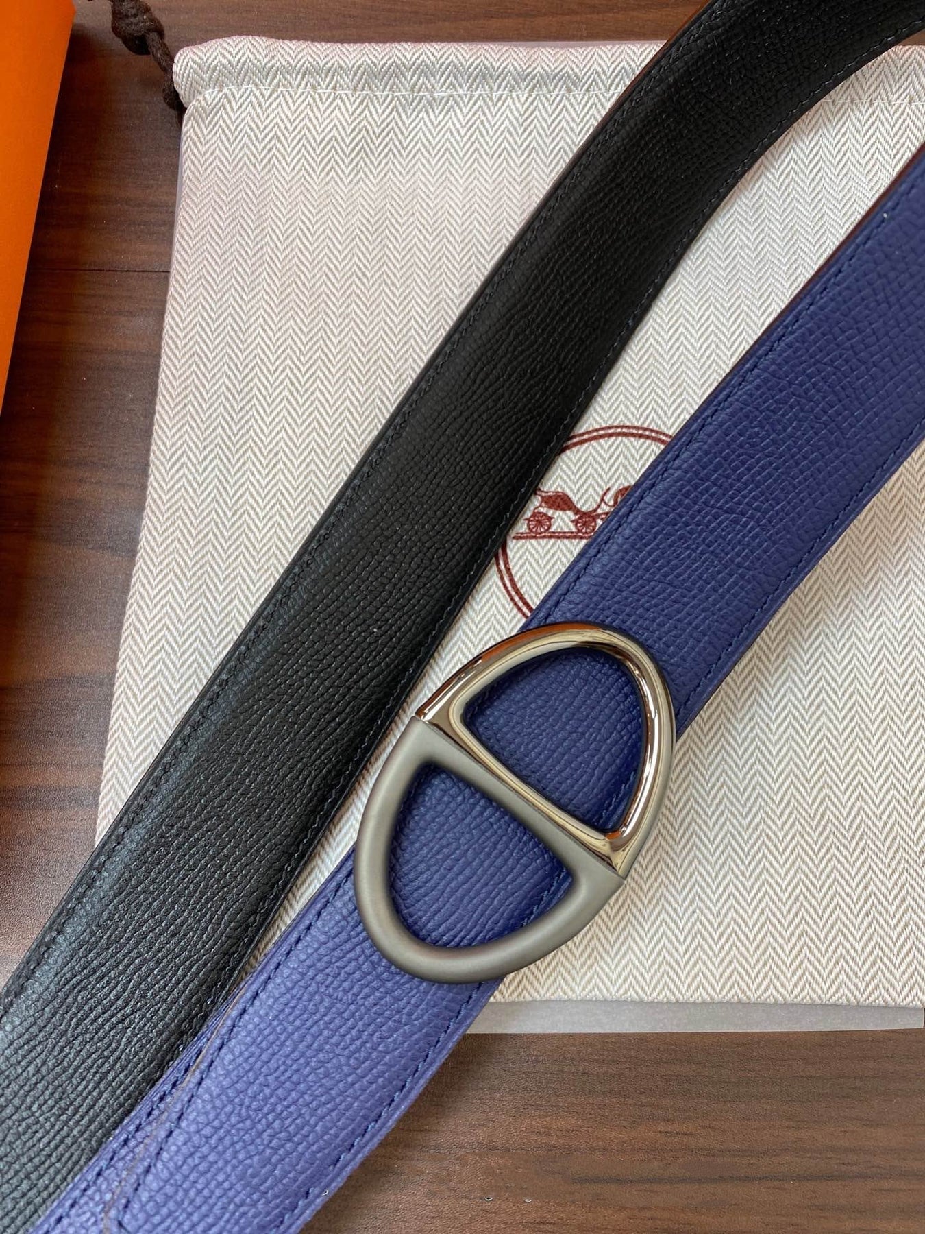 H TWIN REVERSIBLE BELT 32MM BLACK SILVER BUCKLE BLACK BLUE LEATHER