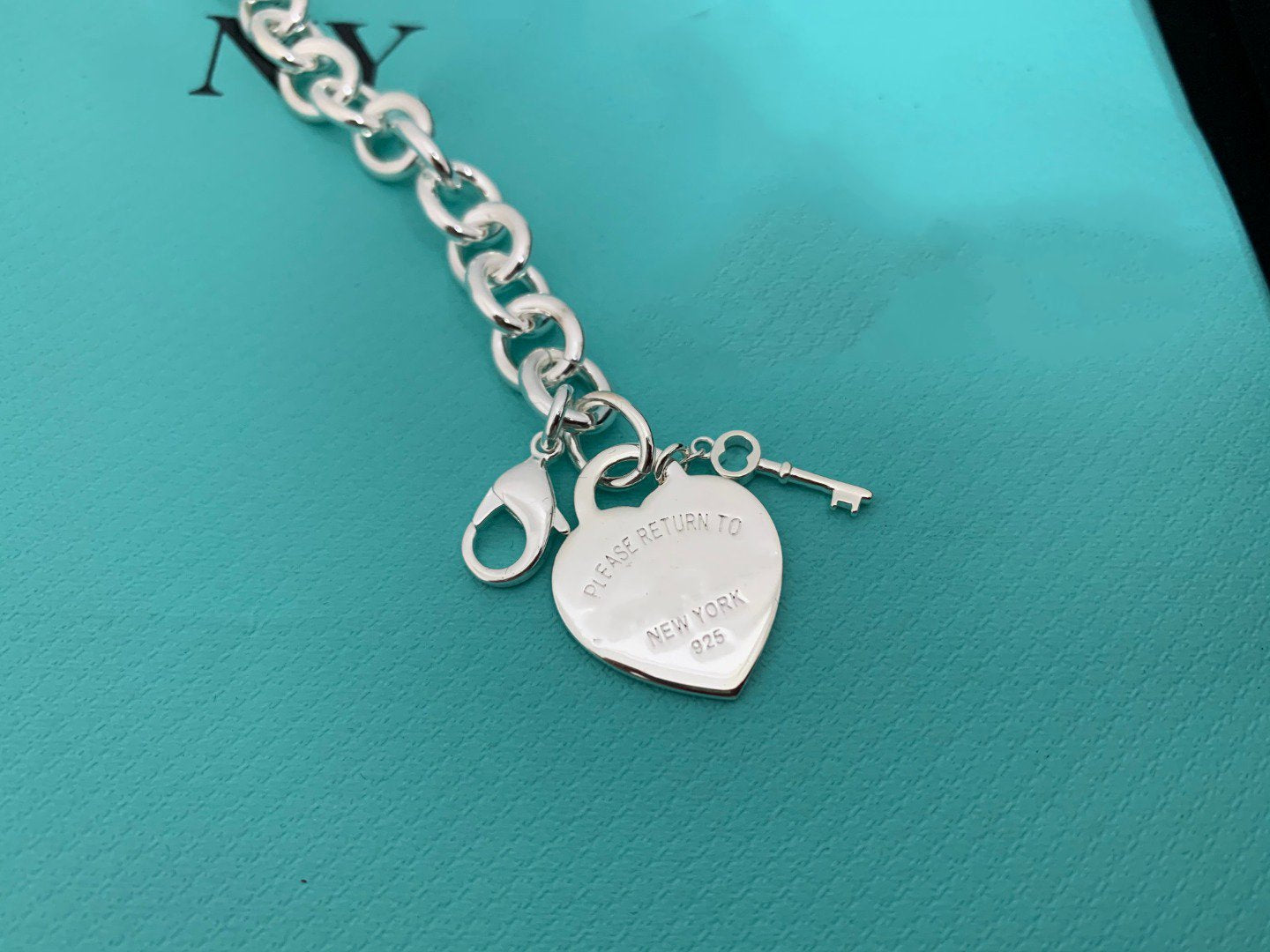 KEY HEART CARD CHUNKY INTERLOCKING BRACELET LENGTH