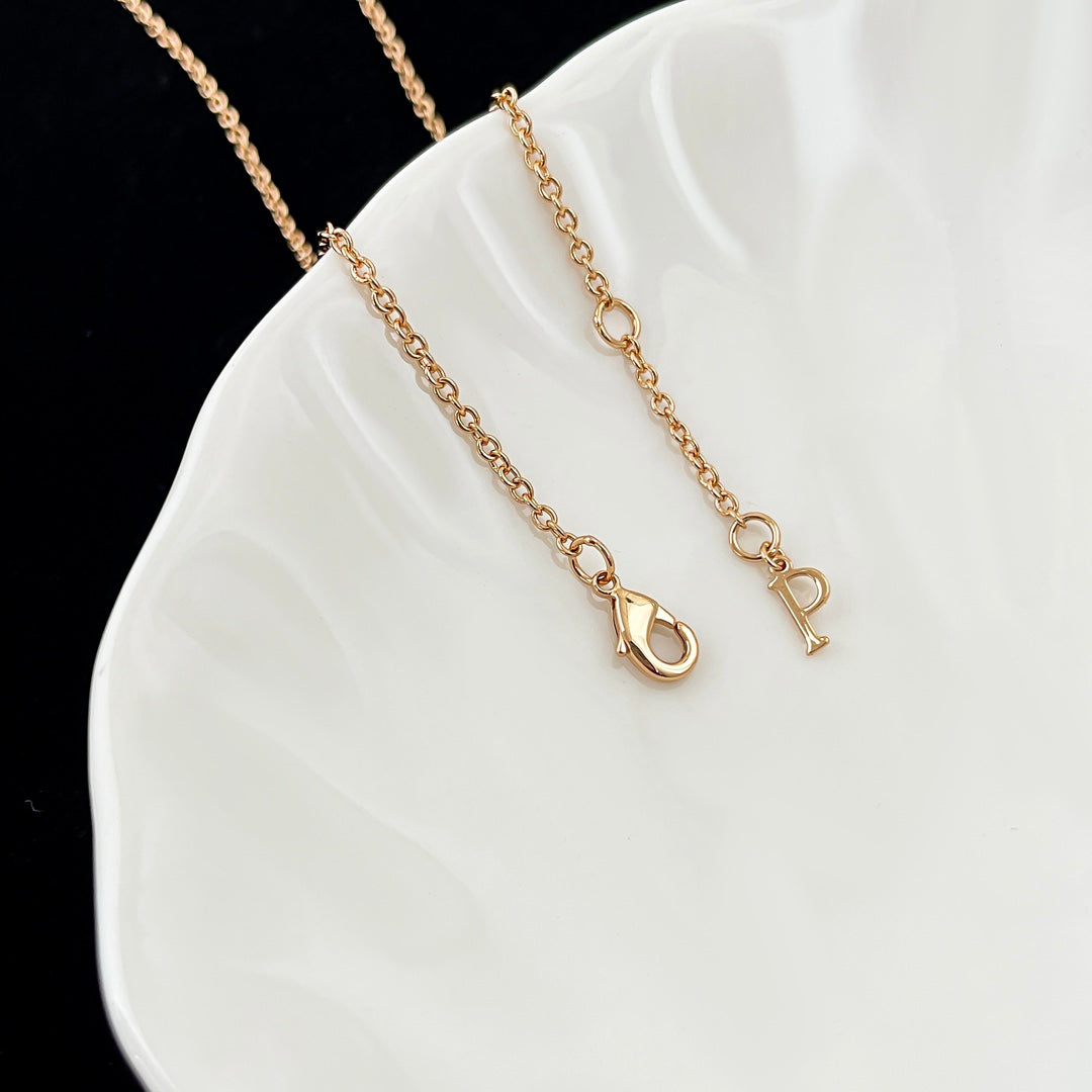 POSSEISSION DIAMOND NECKLACE