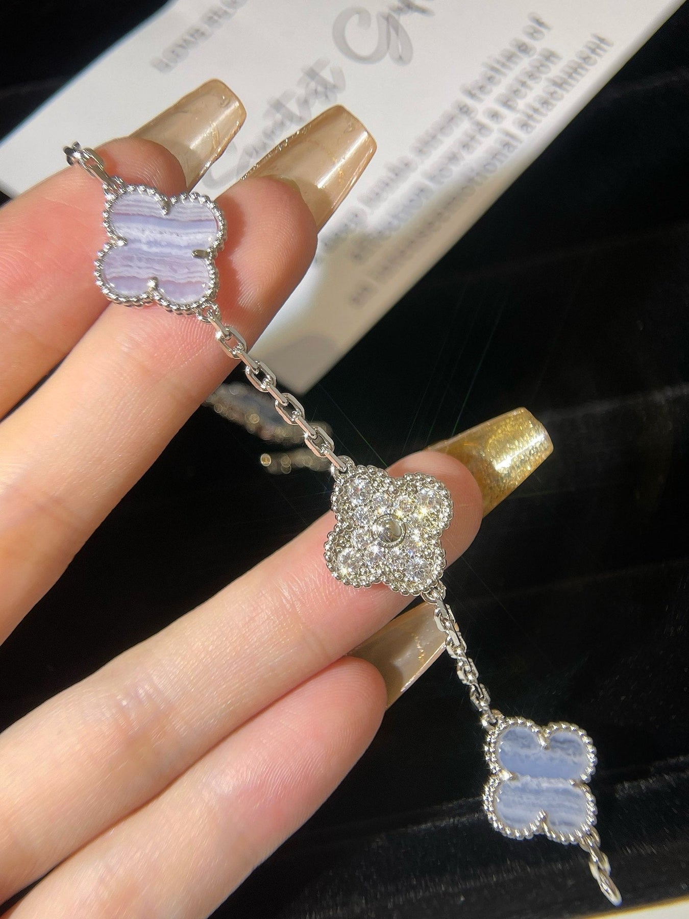 CLOVER 5 MOTIFS SILVER CHALCEDONY DIAMOND BRACELET