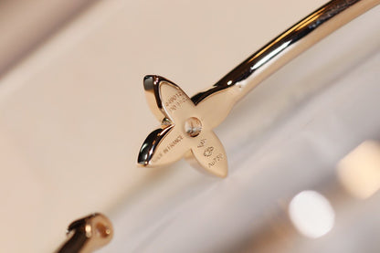 LV IDYLLE GOLD OPEN BRACELET DIAMOND PAVED