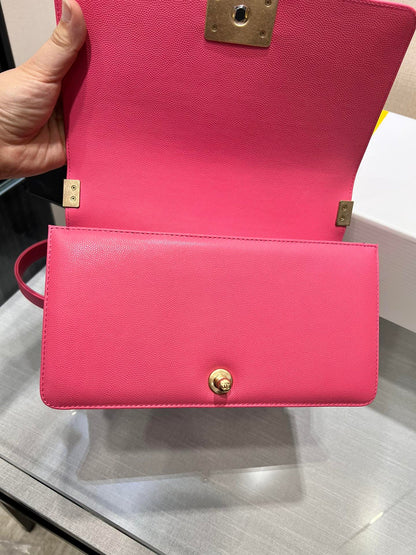 BOY BAG MEDIUM 25 RED CAVIAR GOLD HARDWARE